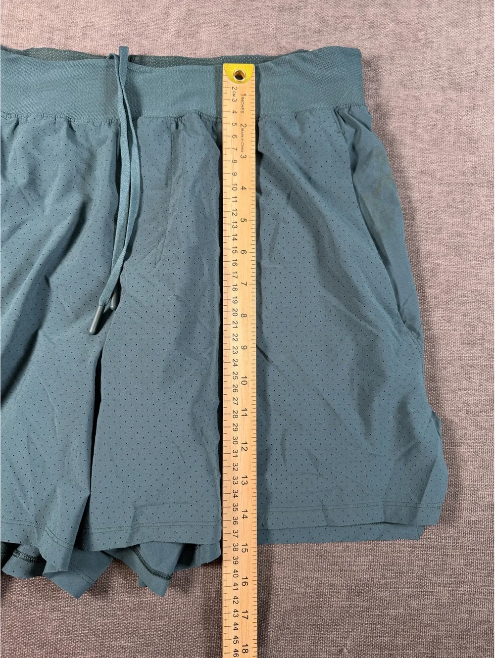 Lululemon Fast and Free Lined 6-Inch Perforated Running Shorts